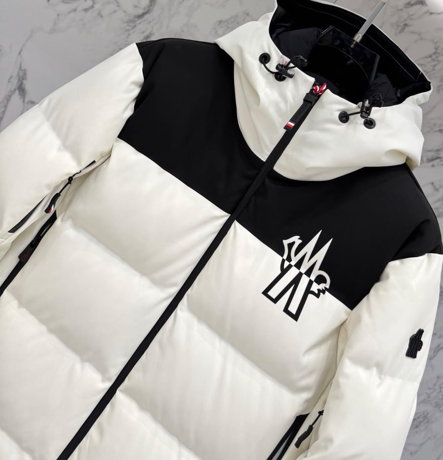 جاكيت شتوي رجالي فاخر من مونكلير جرونوبل (Moncler Grenoble)
