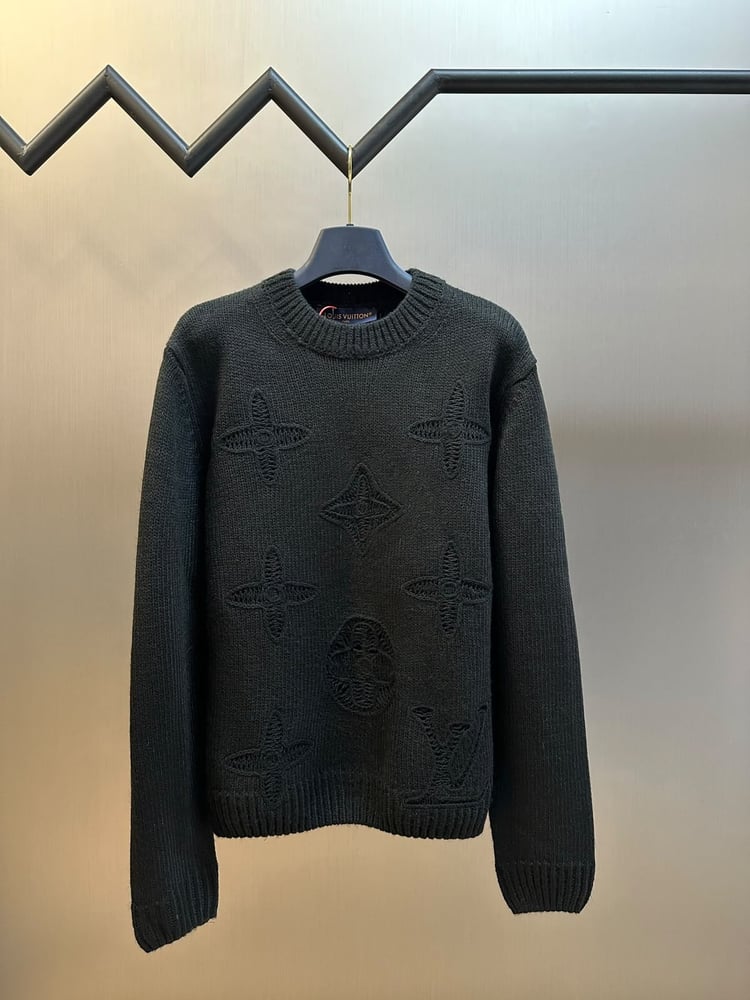 سترة لويس فيتون التريكو الفاخرة (Louis Vuitton Knit Sweater)