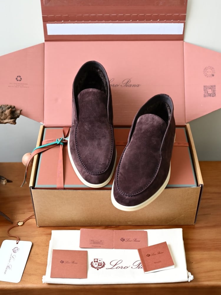 حذاء لورو بيانا الرجالي الشمواه الكلاسيكي (Loro Piana Open Walk Classic Suede Shoes)