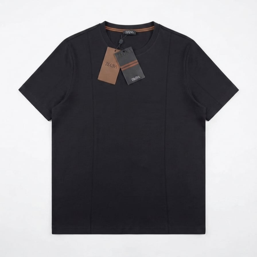 تي-شيرت Zegna الأسود بتفاصيل عصرية