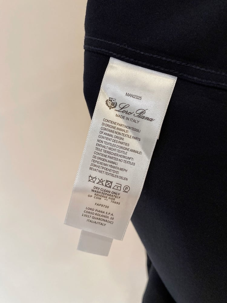 قميص "لورو بيانا" (Loro Piana)