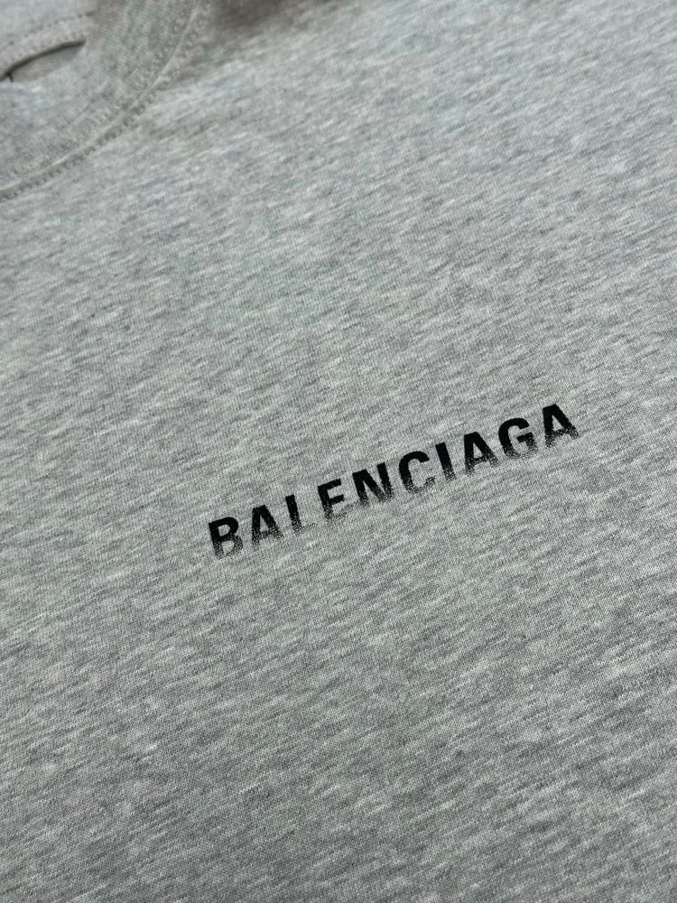 تيشرت رجالي فاخر رمادي من بالنسياغا (Balenciaga)