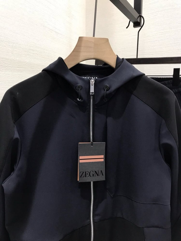طقم إرمينيجيلدو زينيا الرياضي الفاخر (Ermenegildo Zegna Sport Set)