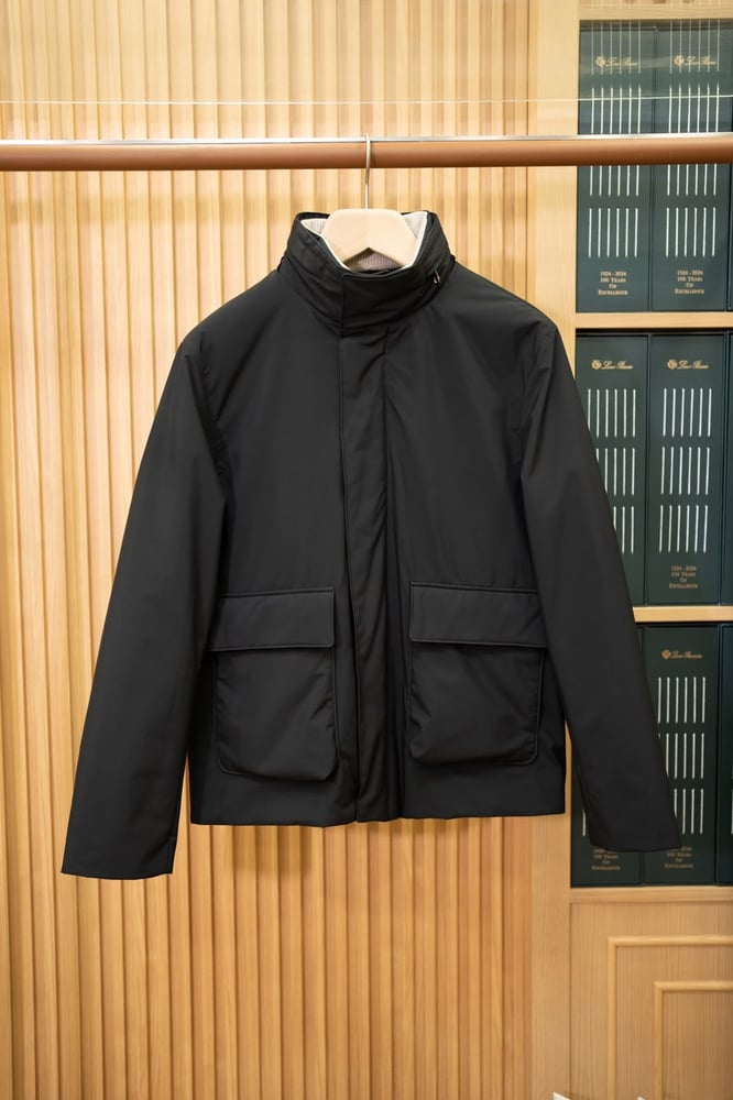 معطف "فوياجر" الفاخر المقاوم للعوامل الجوية من لورو بيانا (Loro Piana Voyager Jacket)