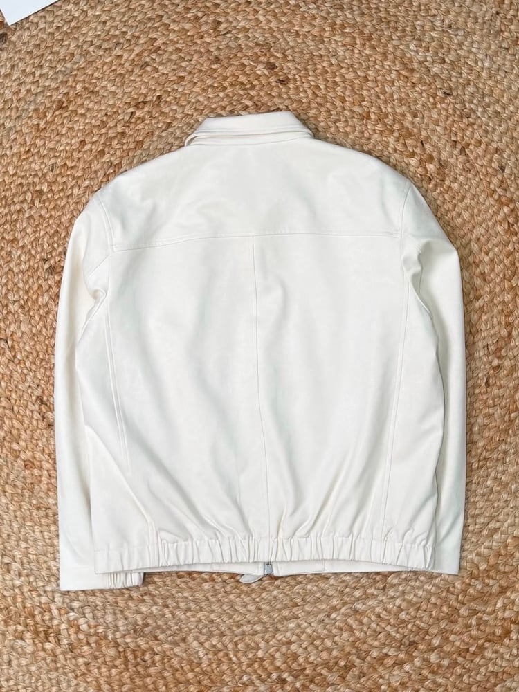 جاكيت جلد / شمواه رجالي فاخر من "برلوتي" (Berluti) باللون الأبيض الأنيق (Off-White Suede Jacket)