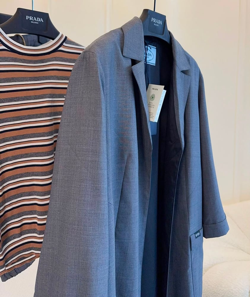 معطف "برادا" الخفيف بأسلوب البليزر (Prada Lightweight Blazer Coat)