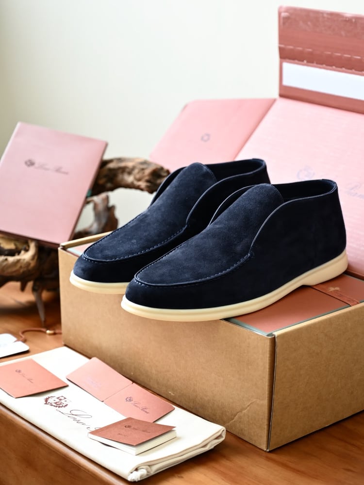حذاء لورو بيانا الرجالي الشمواه الكلاسيكي (Loro Piana Open Walk Classic Suede Shoes)