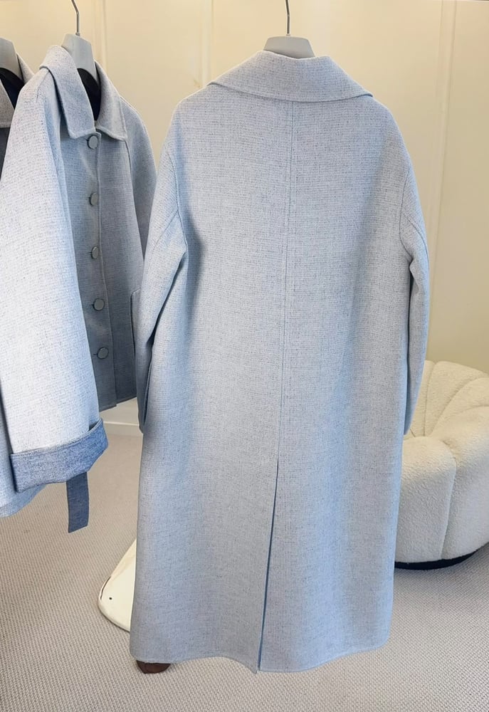 معطف هيرميس النسائي الطويل الفاخر (Hermès Long Wool/Tweed Coat)
