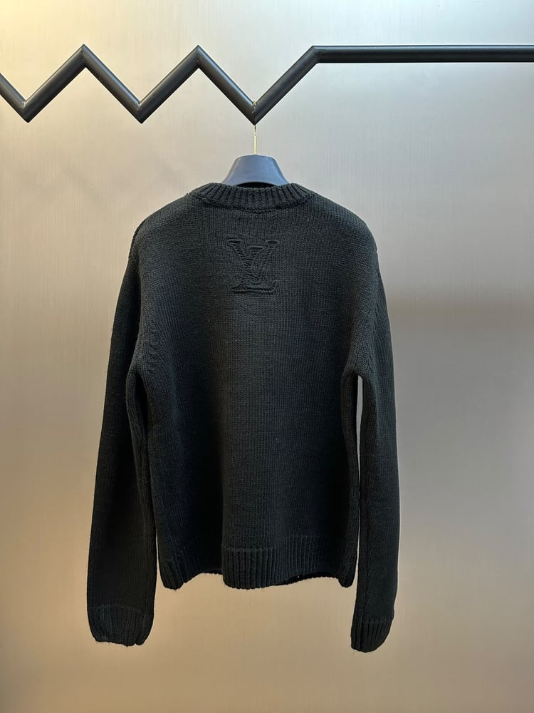 سترة لويس فيتون التريكو الفاخرة (Louis Vuitton Knit Sweater)