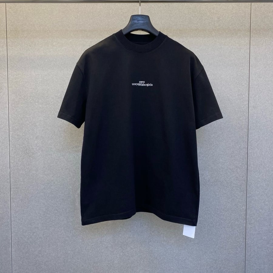 تيشيرت "ميسون مارجيلا" الفاخر (Maison Margiela)