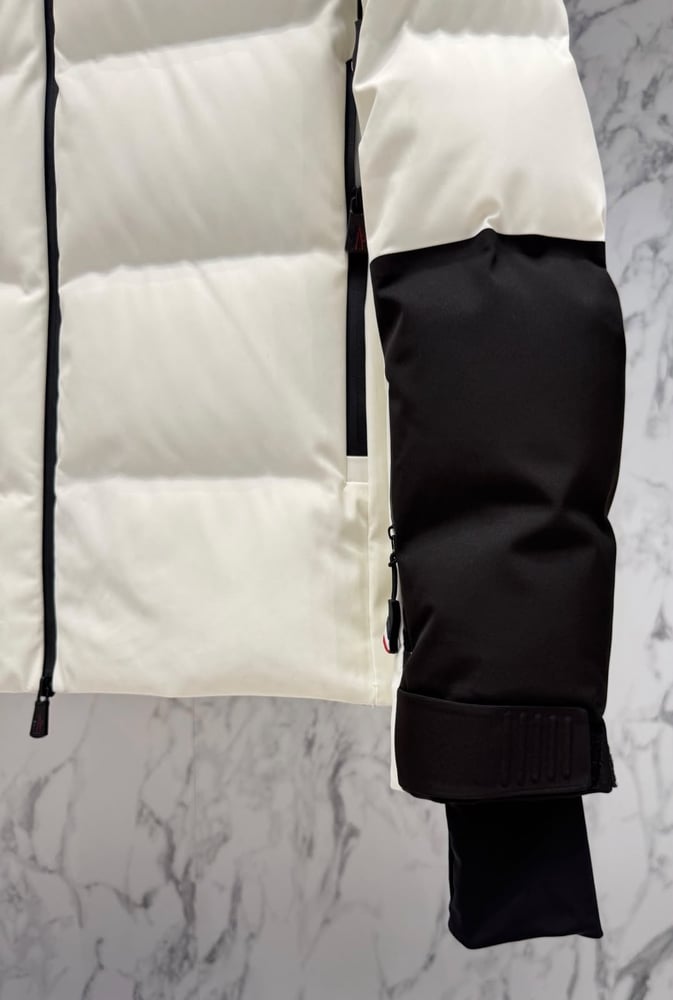 جاكيت شتوي رجالي فاخر من مونكلير جرونوبل (Moncler Grenoble)