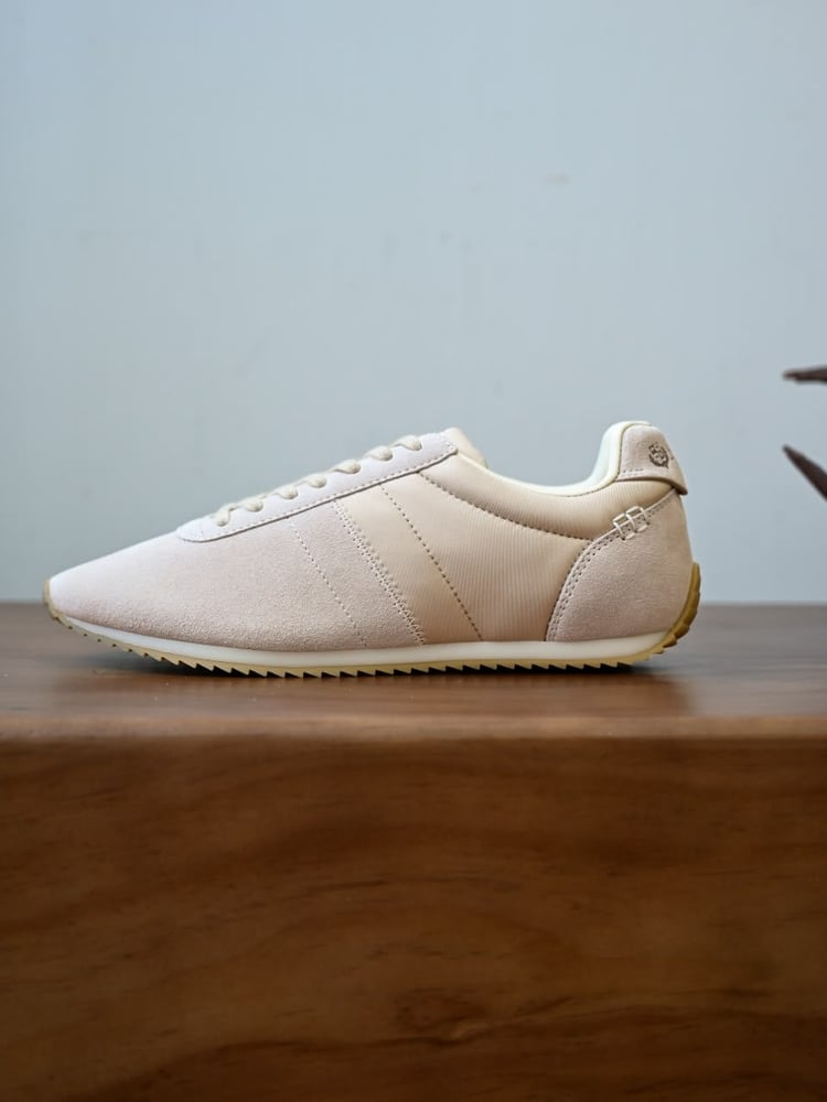 حذاء سنيكرز نسائي فاخر من لورو بيانا (Loro Piana Open Walk Sneakers)