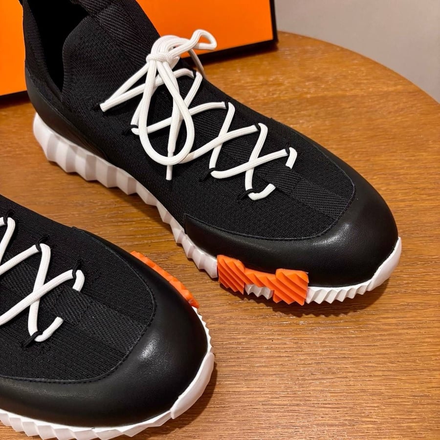 حذاء هيرميس Hermes رياضي عصري أسود بنعل مضلع
