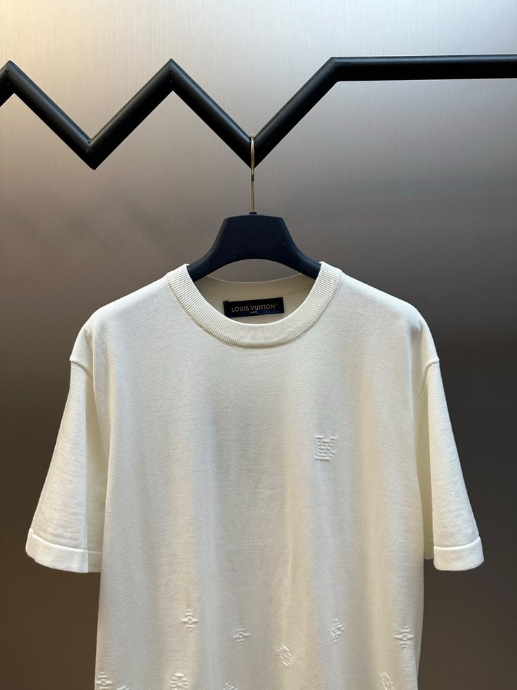 تيشرت لويس فيتون التريكو الفاخر (Louis Vuitton Knit T-Shirt)