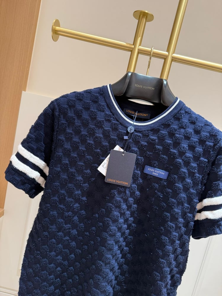 تيشيرت "لوي فيتون" (Louis Vuitton)