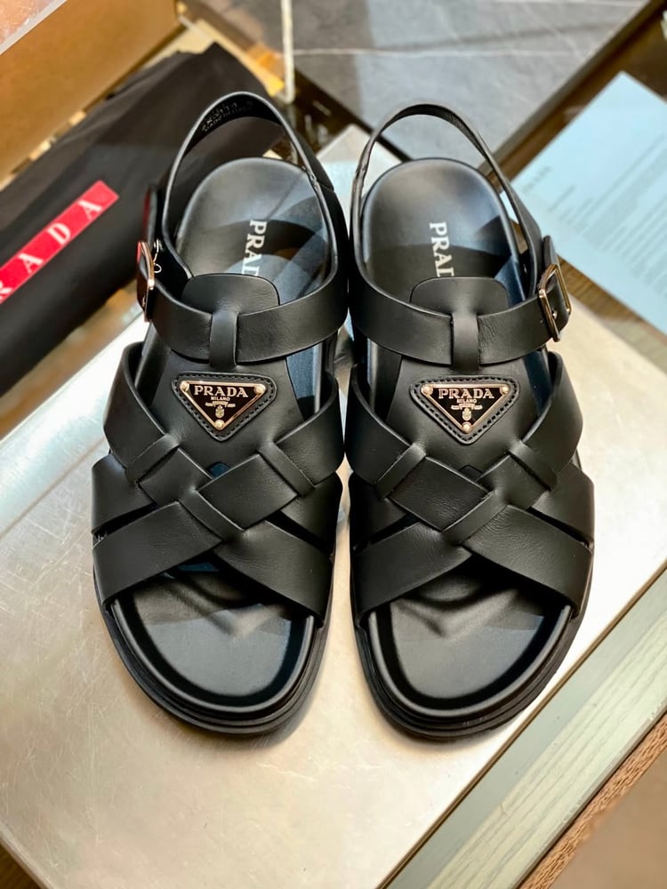 صندل / صندل صياد رجالي فاخر "برادا" (Prada)