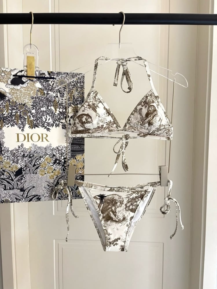 مايوه / بيكيني "ديور" (Dior) الفاخر