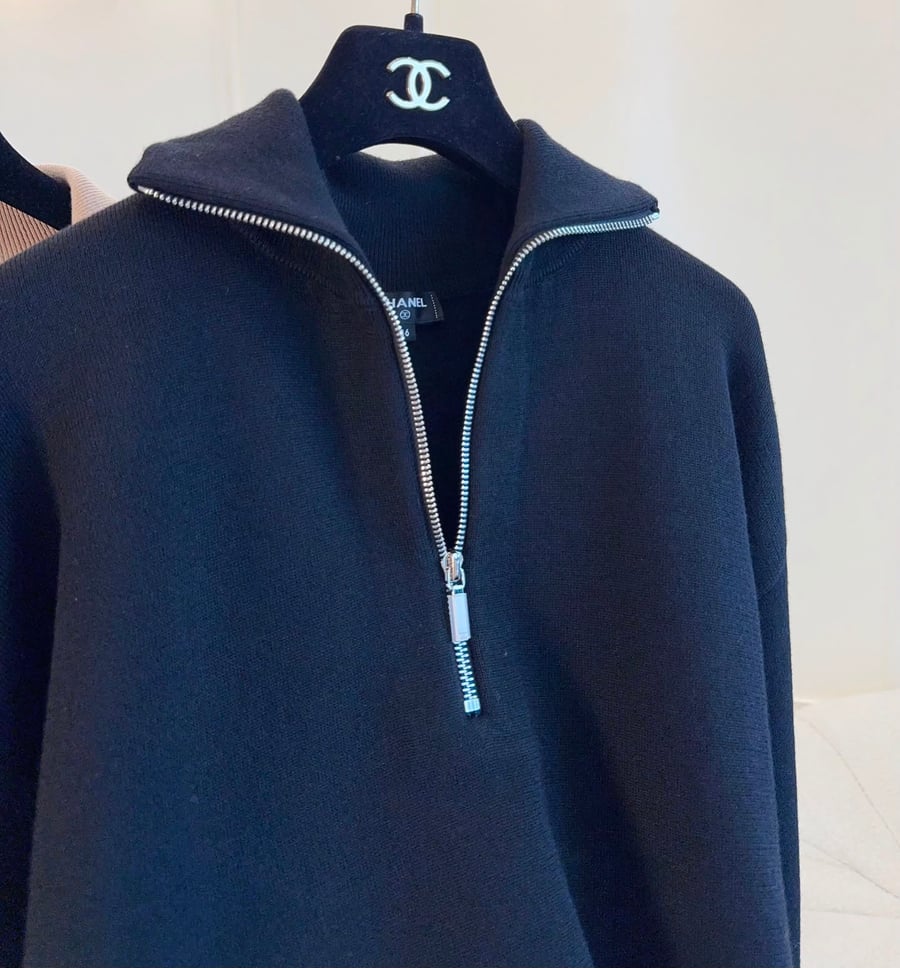 سويتر "شانيل" (Chanel) النسائي الفاخر بسحاب نصفّي