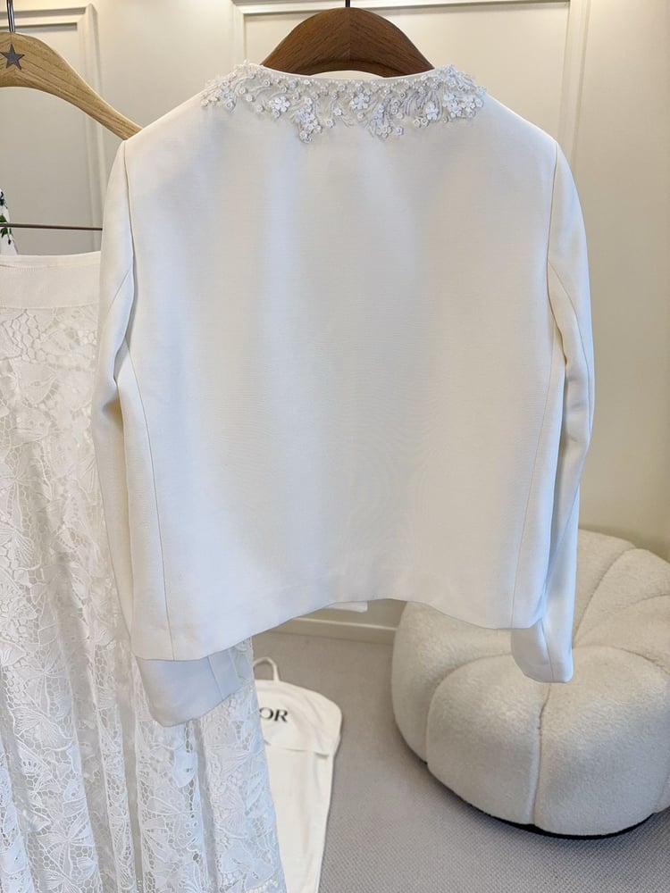 سترة ديور البيضاء المطرزة (Dior White Embellished Jacket)