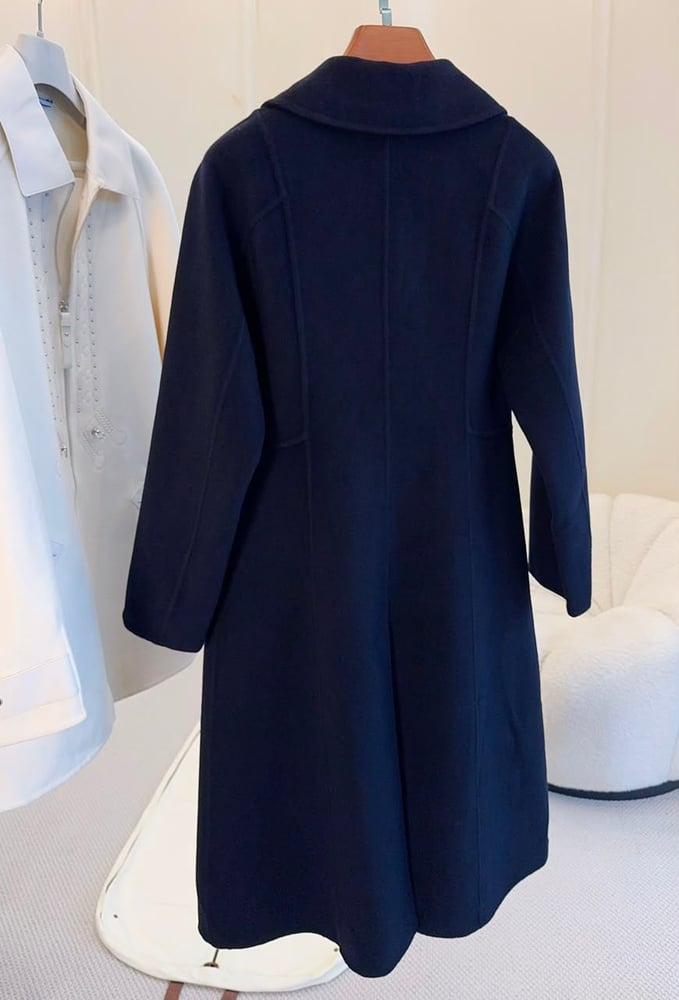معطف "هيرميس" (Hermès) النسائي الطويل الفاخر من الصوف مع حزام الفيونكة