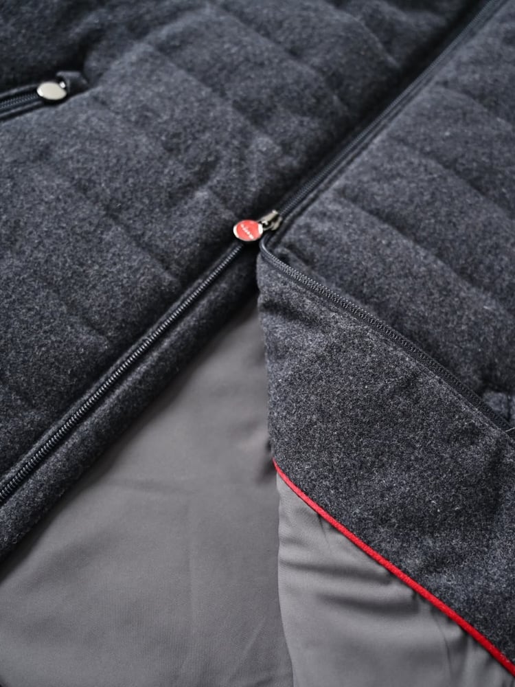فيست كيتون الرجالي الفاخر من الصوف المبطن (Kiton Quilted Wool Vest)