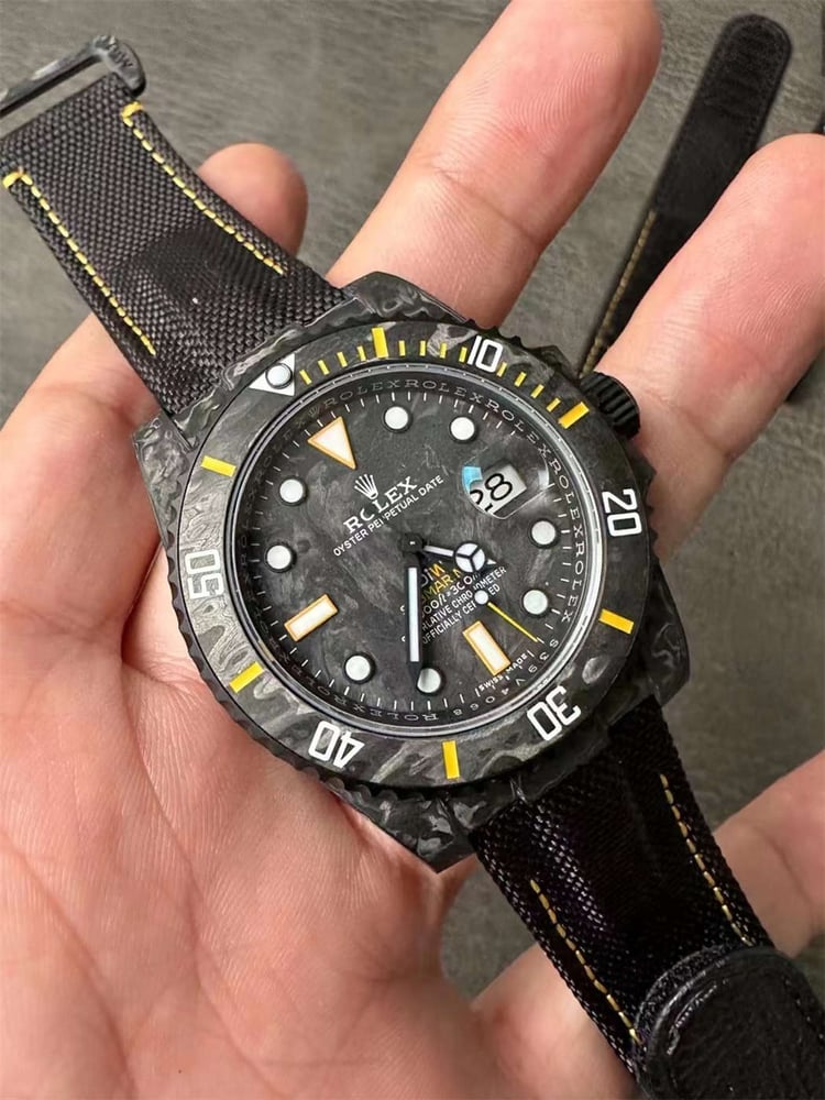 ساعة دي دبليو كربون يلو سابمارينر - VSFactory (DiW Carbon Yellow Submariner)