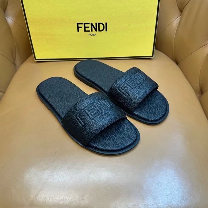 صندل فندي روما جلد محبب Fendi Roma Leather Slides