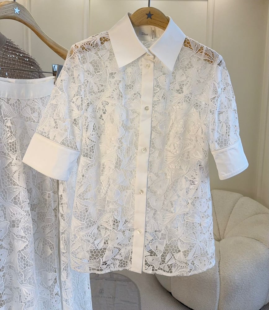 طقم ديور الدانتيل الأبيض الفاخر (Dior White Lace Set)