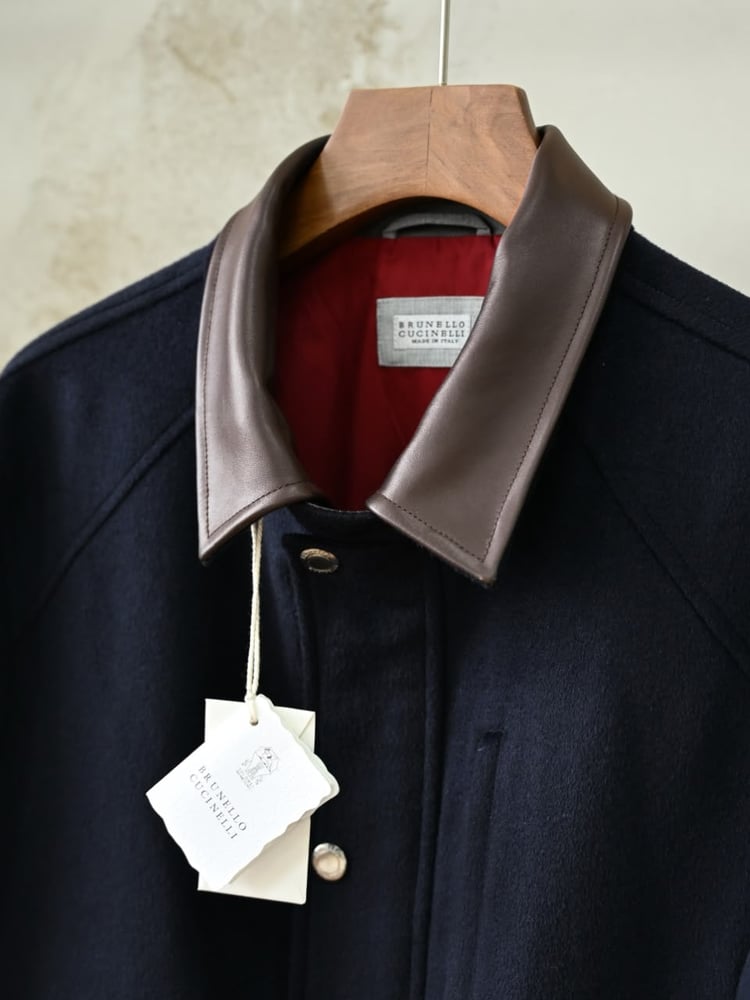 جاكيت برونيلو كوتشينيلي الرجالي الفاخر من الصوف بياقة جلدية (Brunello Cucinelli Wool Field Jacket with Leather Collar)