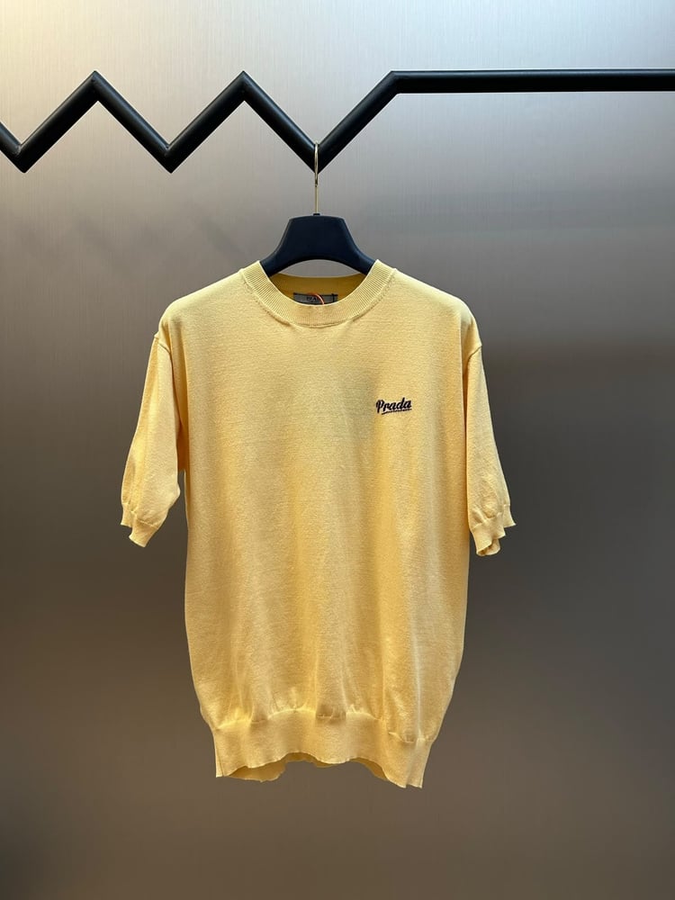 تيشرت برادا التريكو الفاخر (Prada Knit T-Shirt)
