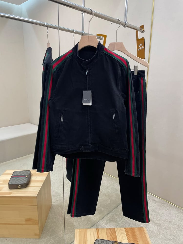 طقم غوتشي الجينز الفاخر (Gucci Denim Jacket & Pants Set)