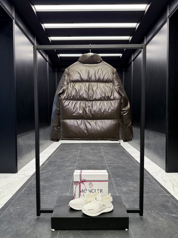 جاكيت / معطف منفوخ رجالي فاخر ذو وجهين (Reversible Puffer Jacket) من "مونكلير" (Moncler)
