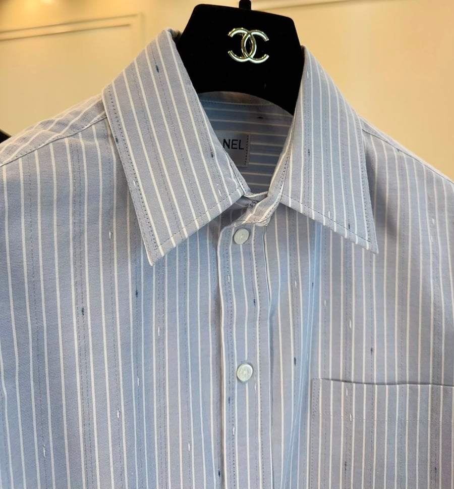 قميص "شانيل" (Chanel) الفاخر