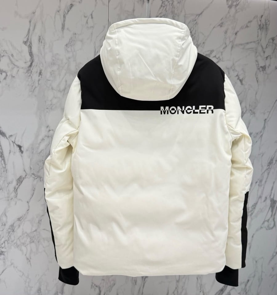 جاكيت شتوي رجالي فاخر من مونكلير جرونوبل (Moncler Grenoble)