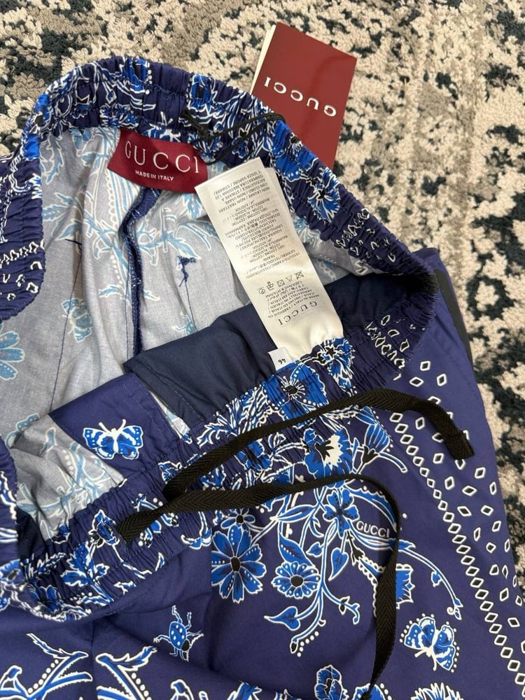 طقم غوتشي صيفي بنقشة الزهور Gucci Floral Bandana Print Set