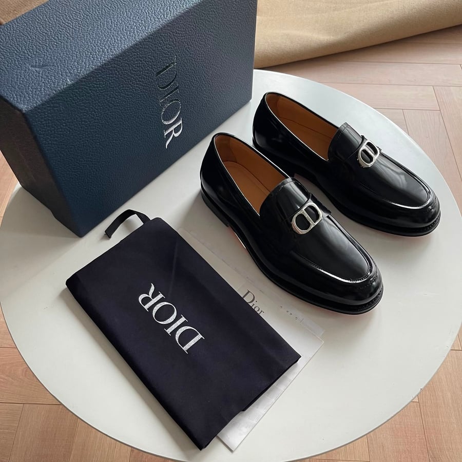 حذاء لوفر رجالي فاخر لامع بتصميم ديور (Dior)