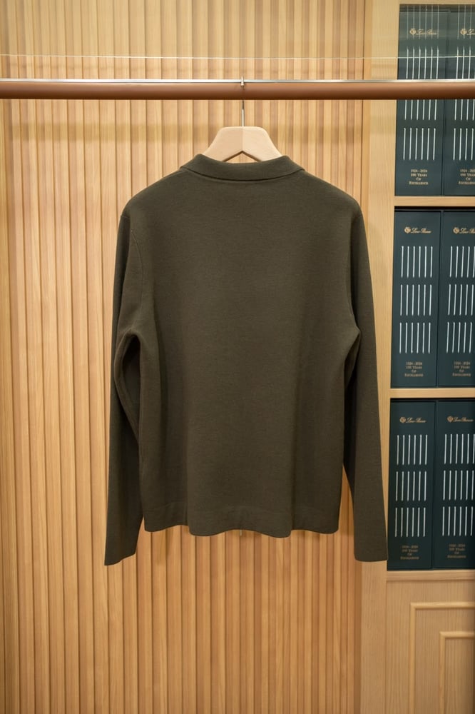 طقم تريكو فاخر بسحاب وياقة بولو من لورو بيانا (Loro Piana Full-Zip Polo Knit Tracksuit)