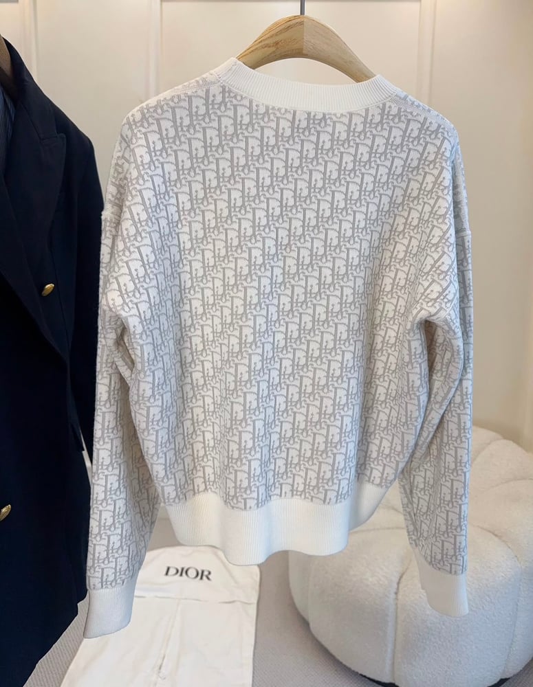 بلوفر / سويتر "ديور" (Dior) الفاخر