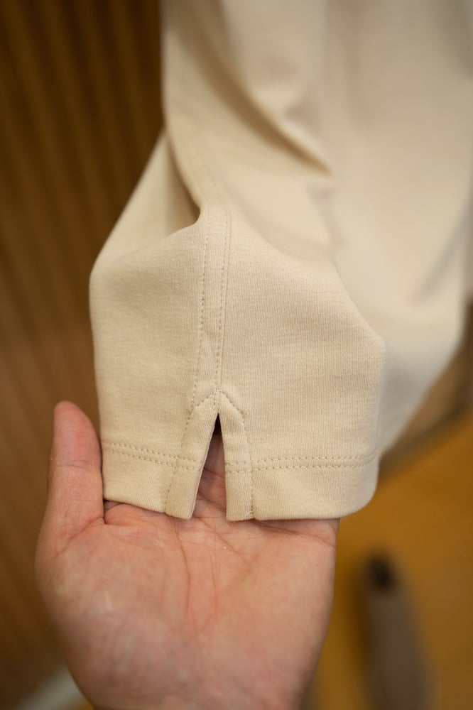 تيشيرت "لورو بيانا" (Loro Piana)