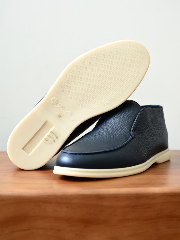 حذاء لورو بيانا الرجالي المصنوع من الجلود الحبيبية الفاخرة (Loro Piana Open Walk Grained Leather Shoes)
