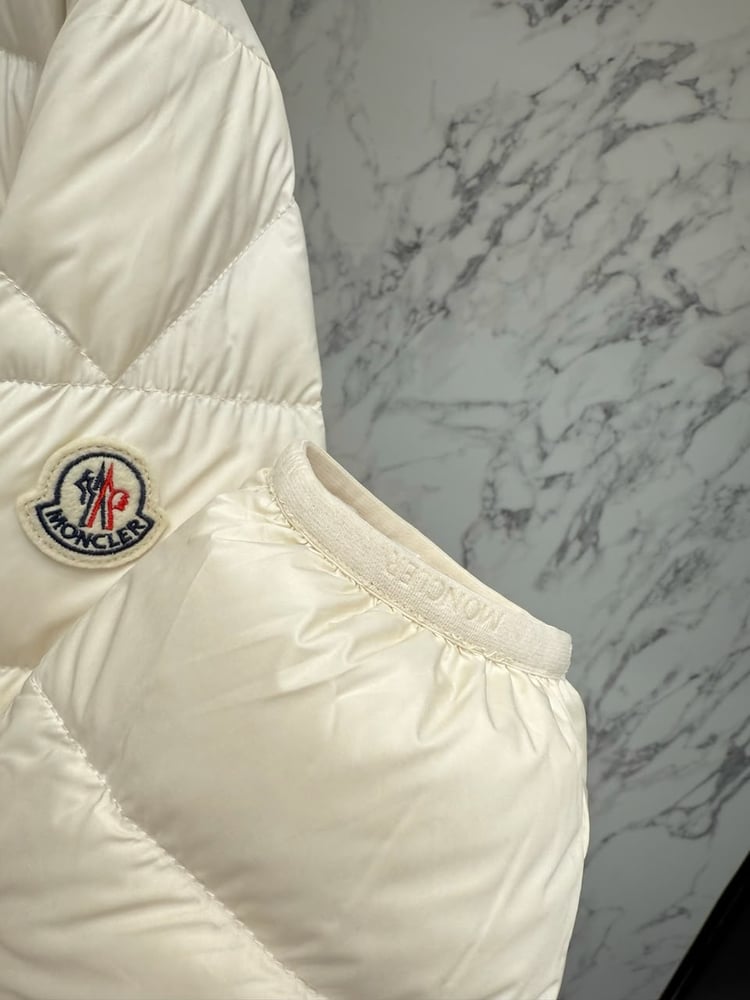 جاكيت شتوي رجالي منفوخ فاخر من مونكلير (Moncler)