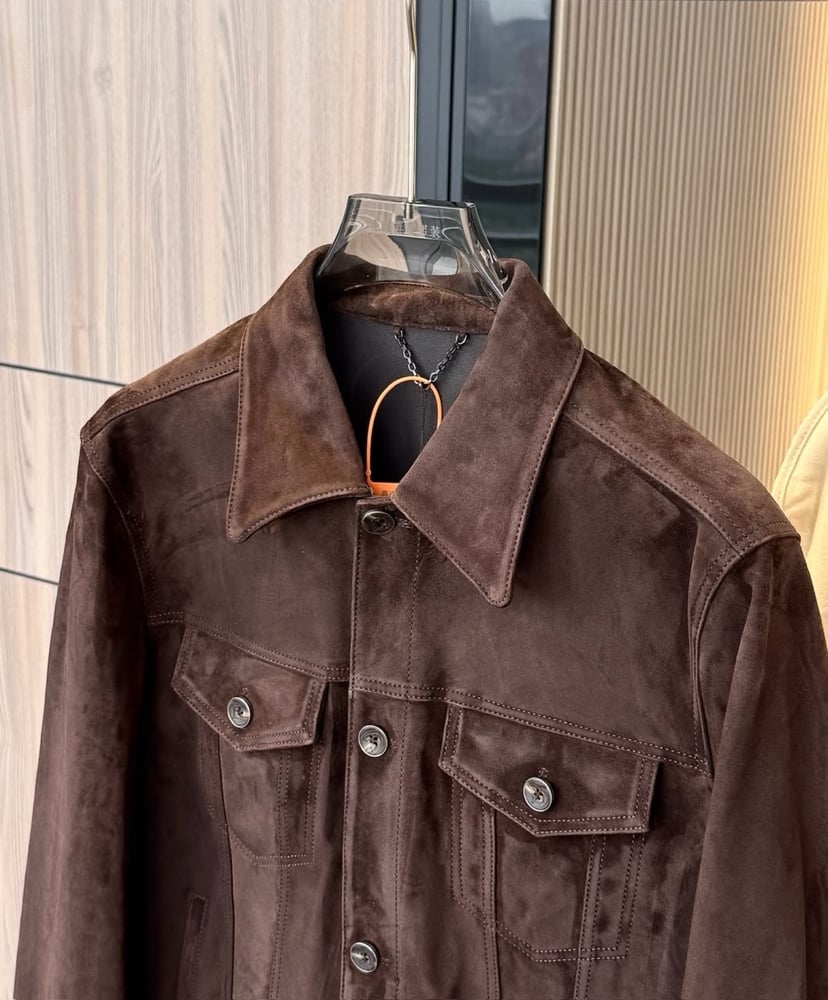 جاكيت لويس فيتون الشمواه الفاخر (Louis Vuitton Suede Trucker Jacket)