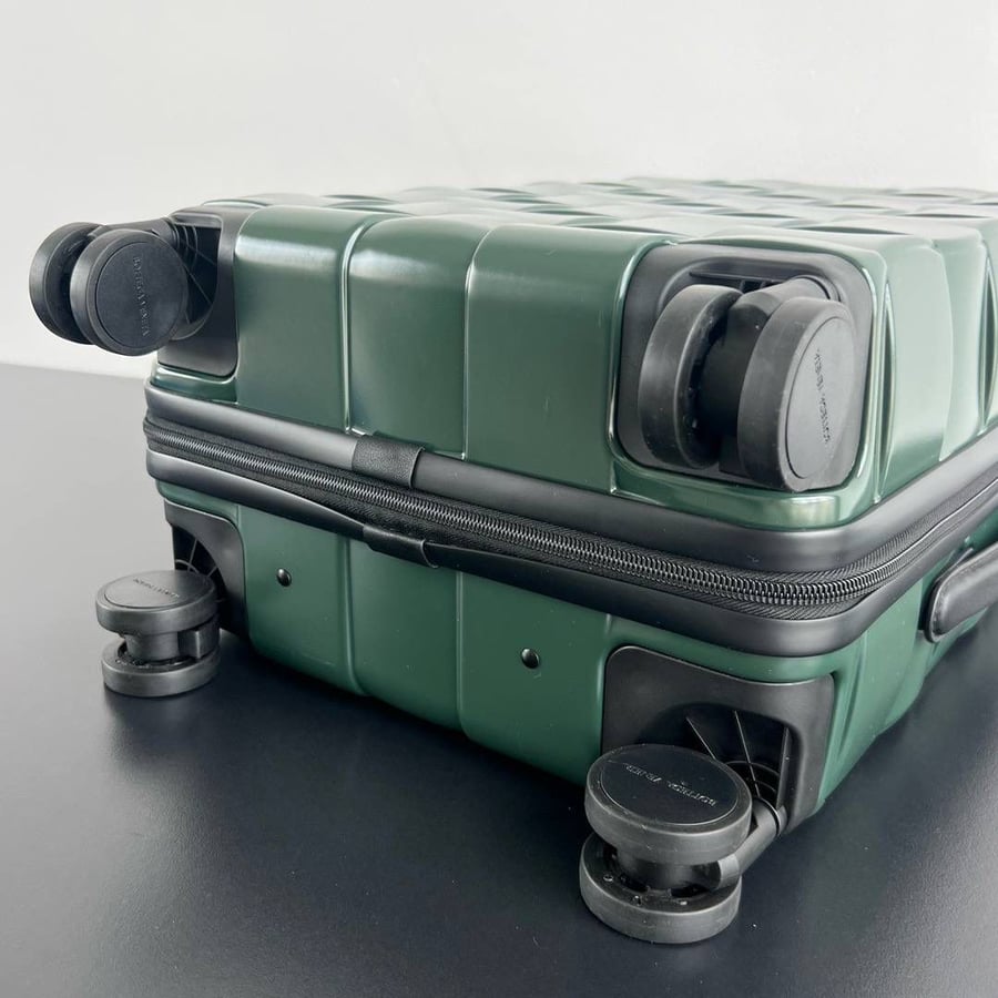 حقيبة سفر بوتيغا فينيتا خضراء Bottega Veneta Trolley Suitcase
