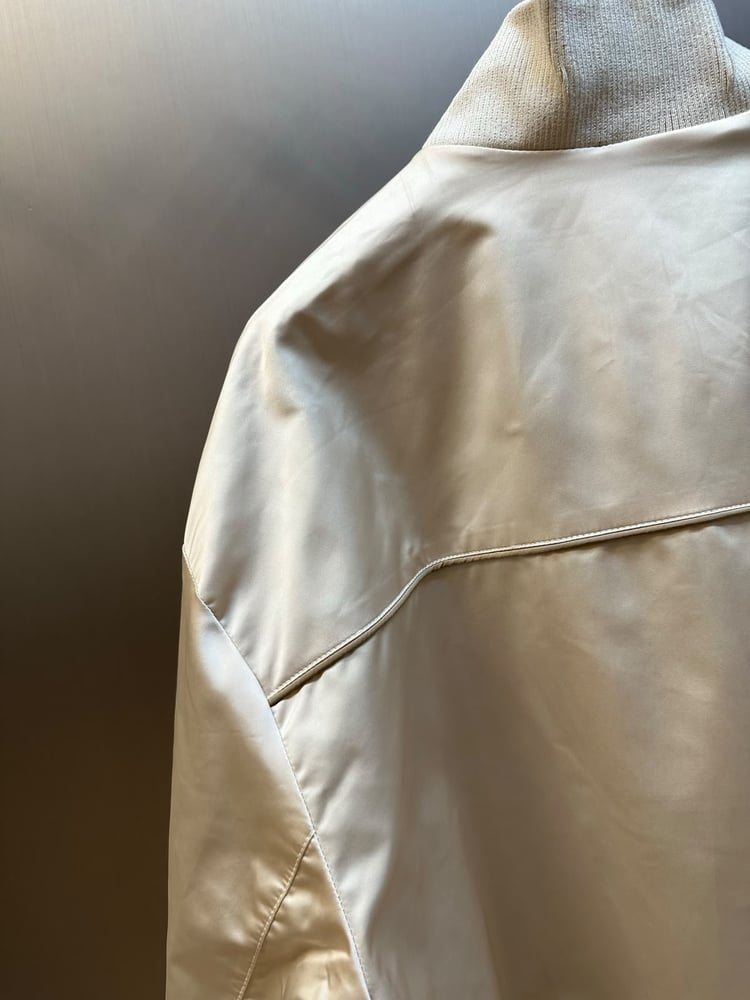 جاكيت لويس فيتون الساتان الفاخر (Louis Vuitton Satin Bomber Jacket)