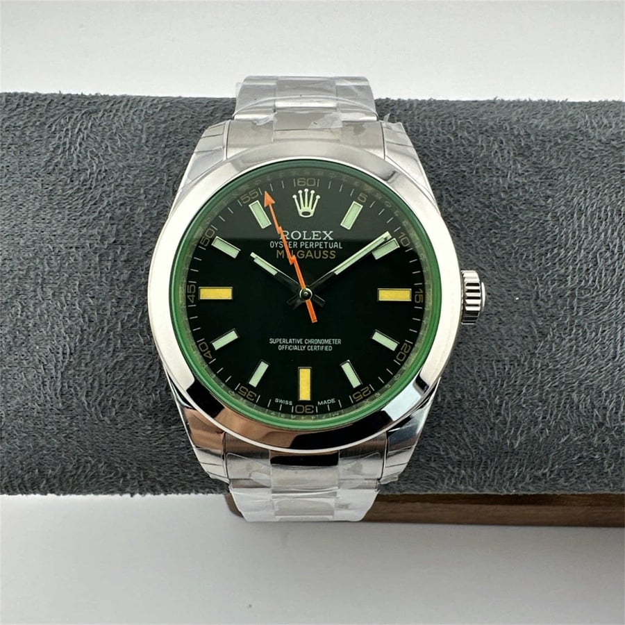 ساعة رولكس ميجوس الزجاجية الخضراء الفاخرة (Rolex Milgauss Green Crystal Replica)
