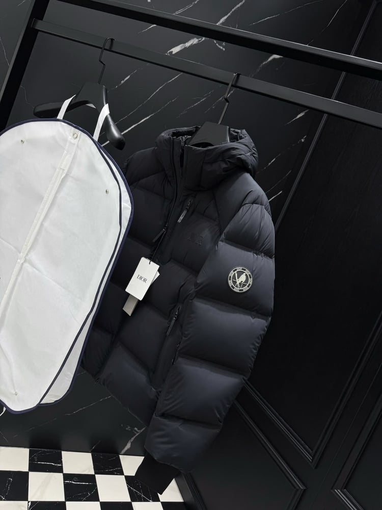 جاكيت منفوخ (Puffer) رجالي فاخر بغطاء للرأس من كريستيان ديور (Christian Dior)