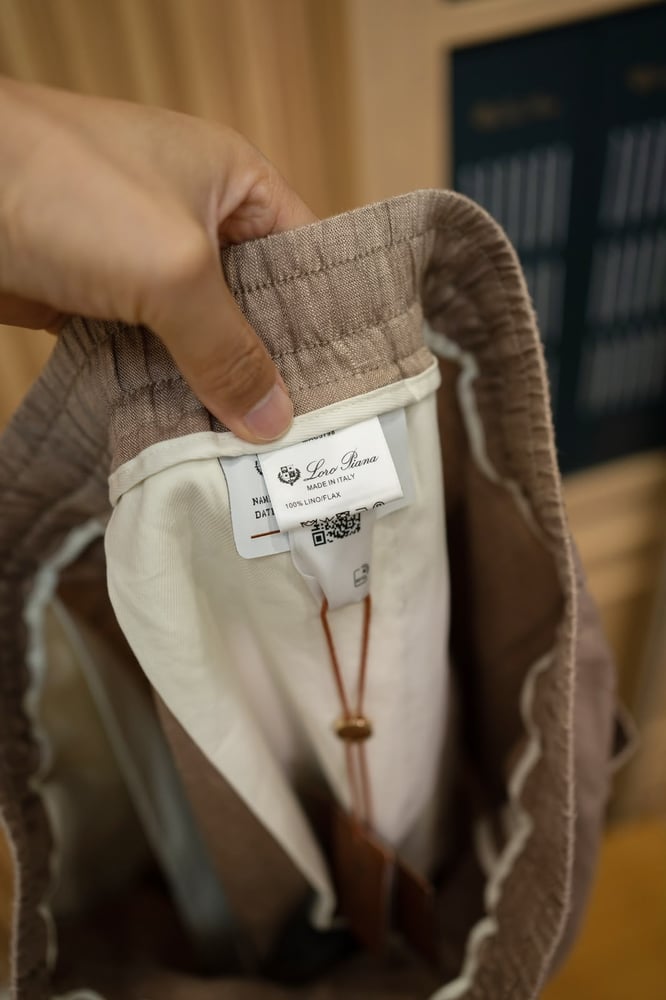 طقم الكتان الفاخر من Loro Piana