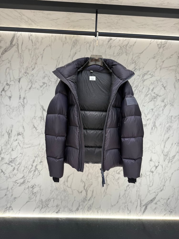 جاكيت هودي رجالي رمادي غامق من بريبري (Burberry)