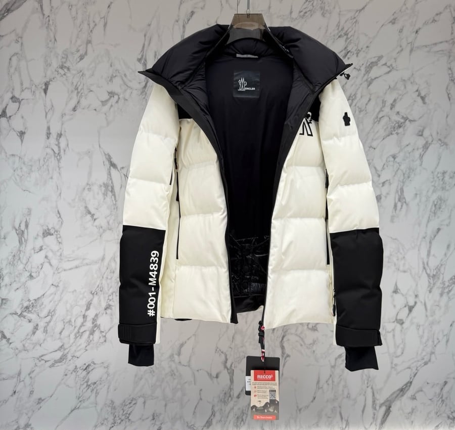 جاكيت شتوي رجالي فاخر من مونكلير جرونوبل (Moncler Grenoble)