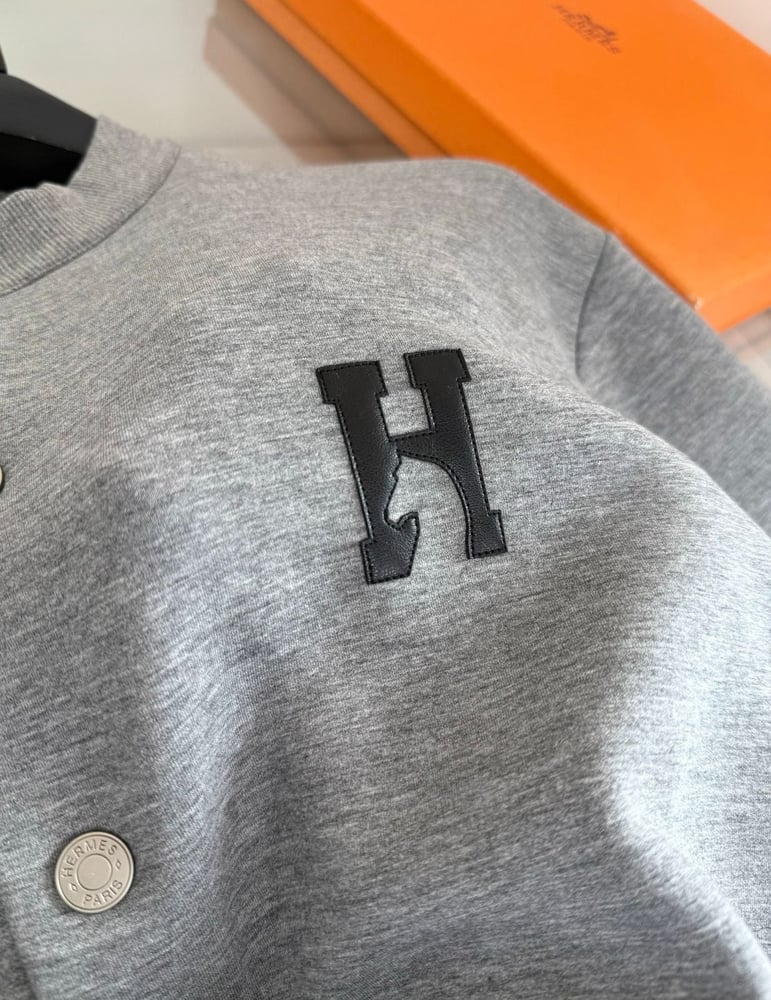 جاكيت رجالي رمادي أنيق من هيرميس (Hermès)